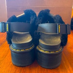 Dr Martens Francis Fluffy Hydro sandals - BLACK - LIKE NEW!